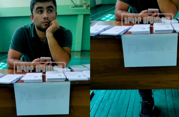 Անուղղակի ուղղորդում են քաղաքացիներին՝ քվեարկել ՔՊ-ի օգտին․ «քվեաթերթիկի սեղան 2»֊ ի փոխարեն գրված է «քվեաթերթիկ 2» (տեսանյութ)